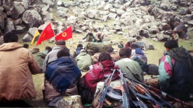 Bu, klasik otoriter lider taktiği: Eski yoldaşı tamamen silikleştirip, “benim yarattığım, benim beslediğim, benden kopya çeken ama nankör bir figür”e indirgemek. Sizi bağımsız bir eleştirmen olarak kabul etmiyor; sadece “hasta” veya “kurtarılması gereken” biri olarak görüyor.